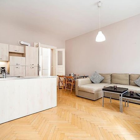 Cozy And Sunny Apartment In Uptown 布拉格 外观 照片