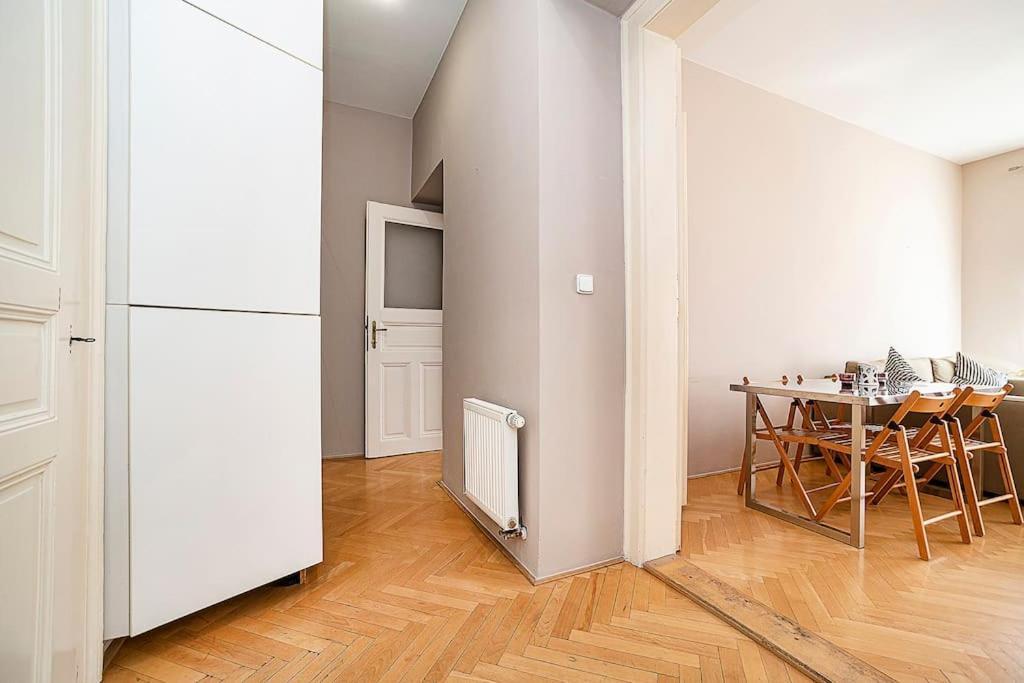 Cozy And Sunny Apartment In Uptown 布拉格 外观 照片